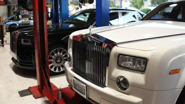 rolls-royce-phantom-in-service-bay Rolls Royce repair in Los Angeles