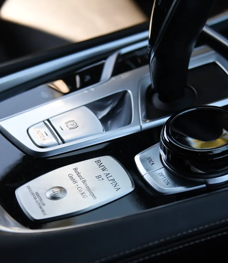 BMW ALPINA B7 interior